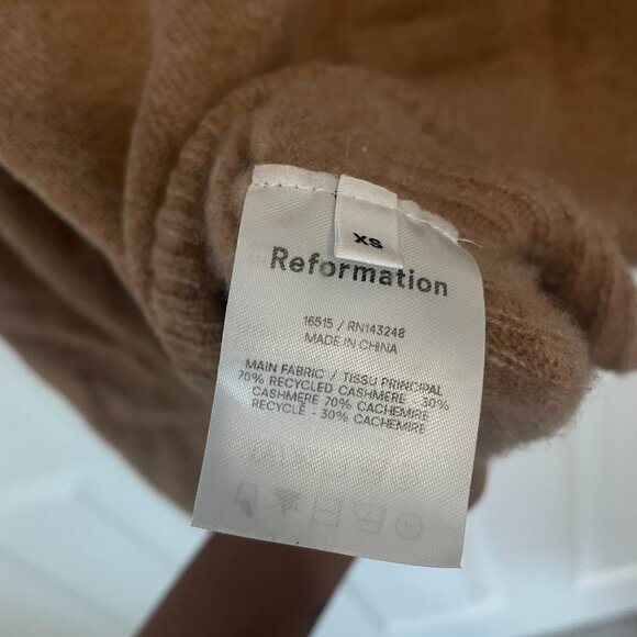 Reformation Tan V-Neck Sweater - Picture 4 of 4